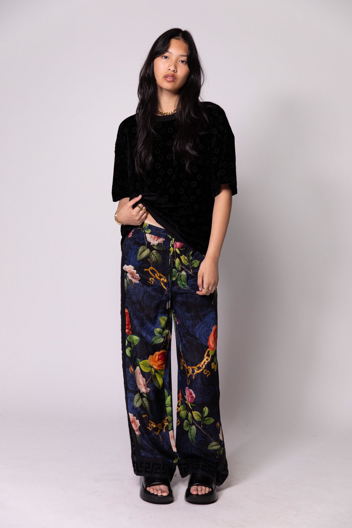 Silk Chains and Roses Vacay Pant