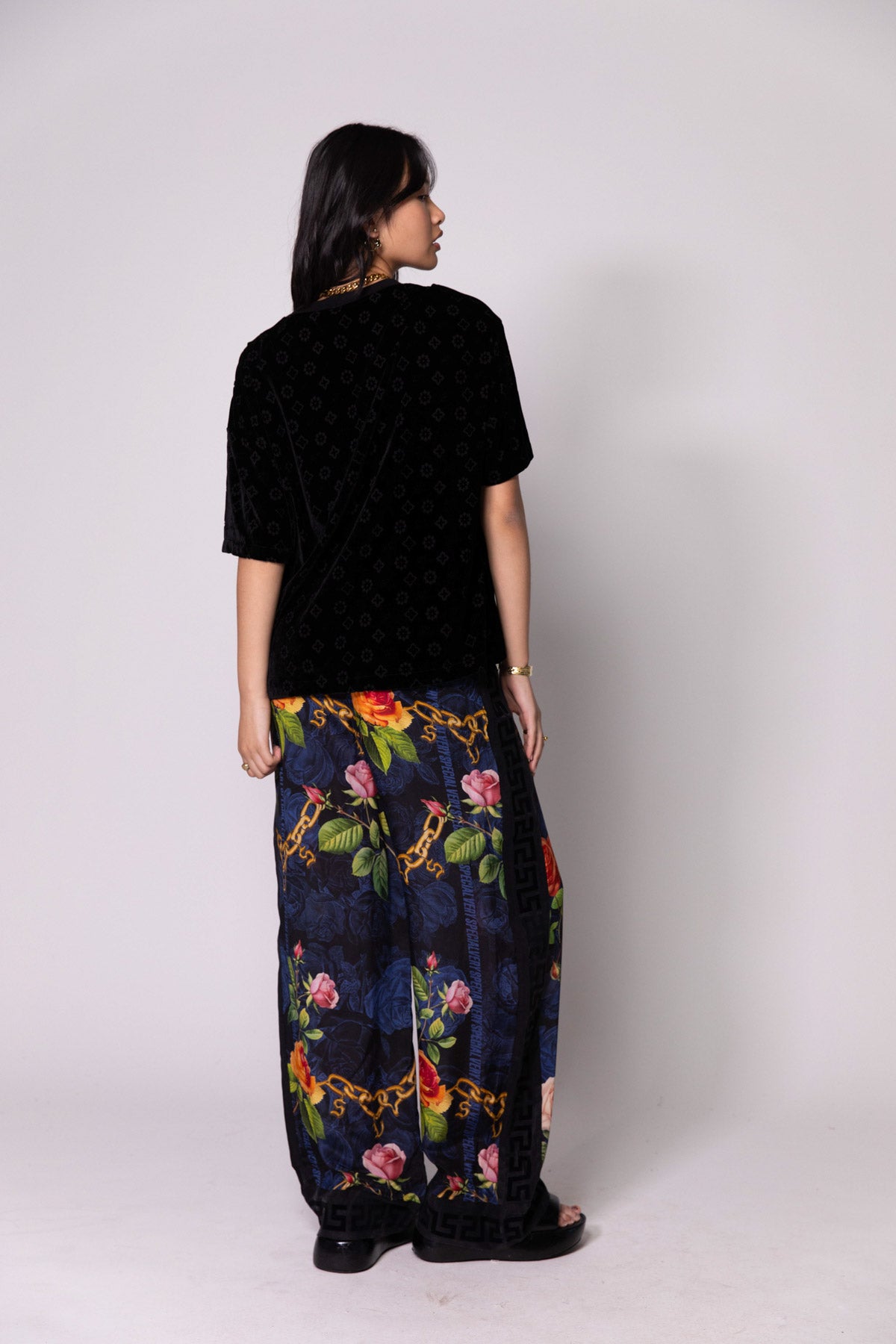 Silk Chains and Roses Vacay Pant