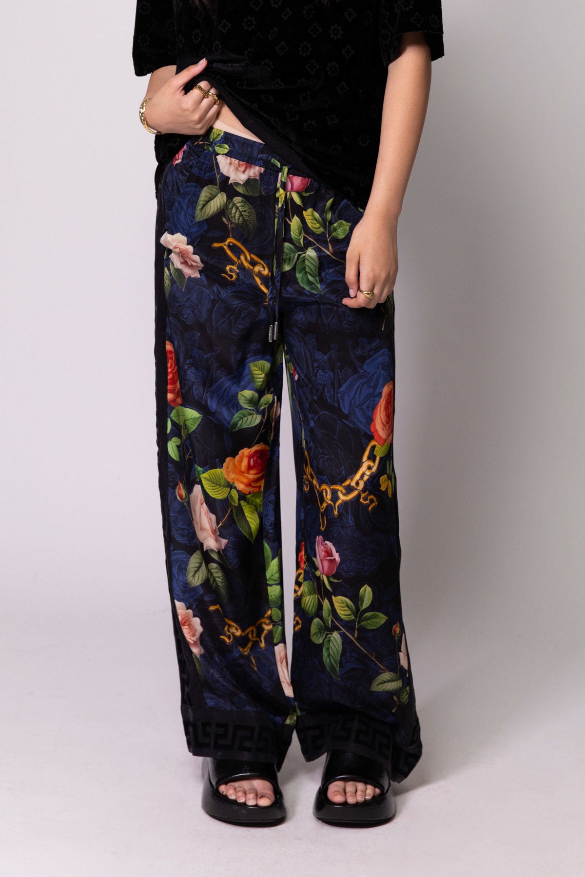 Silk Chains and Roses Vacay Pant