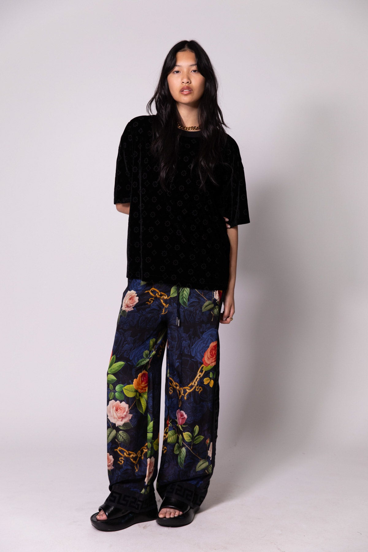 Silk Chains and Roses Vacay Pant