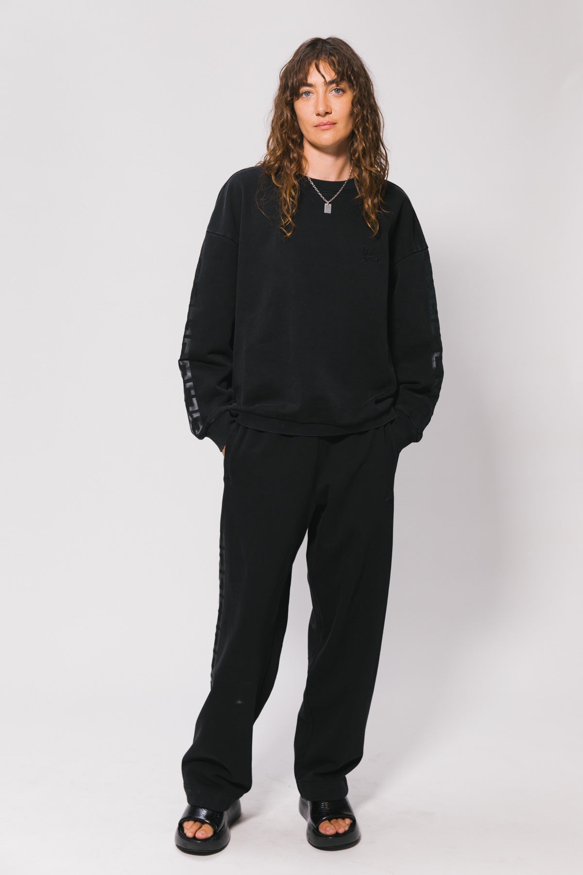Washed Black SVS Essential Crew