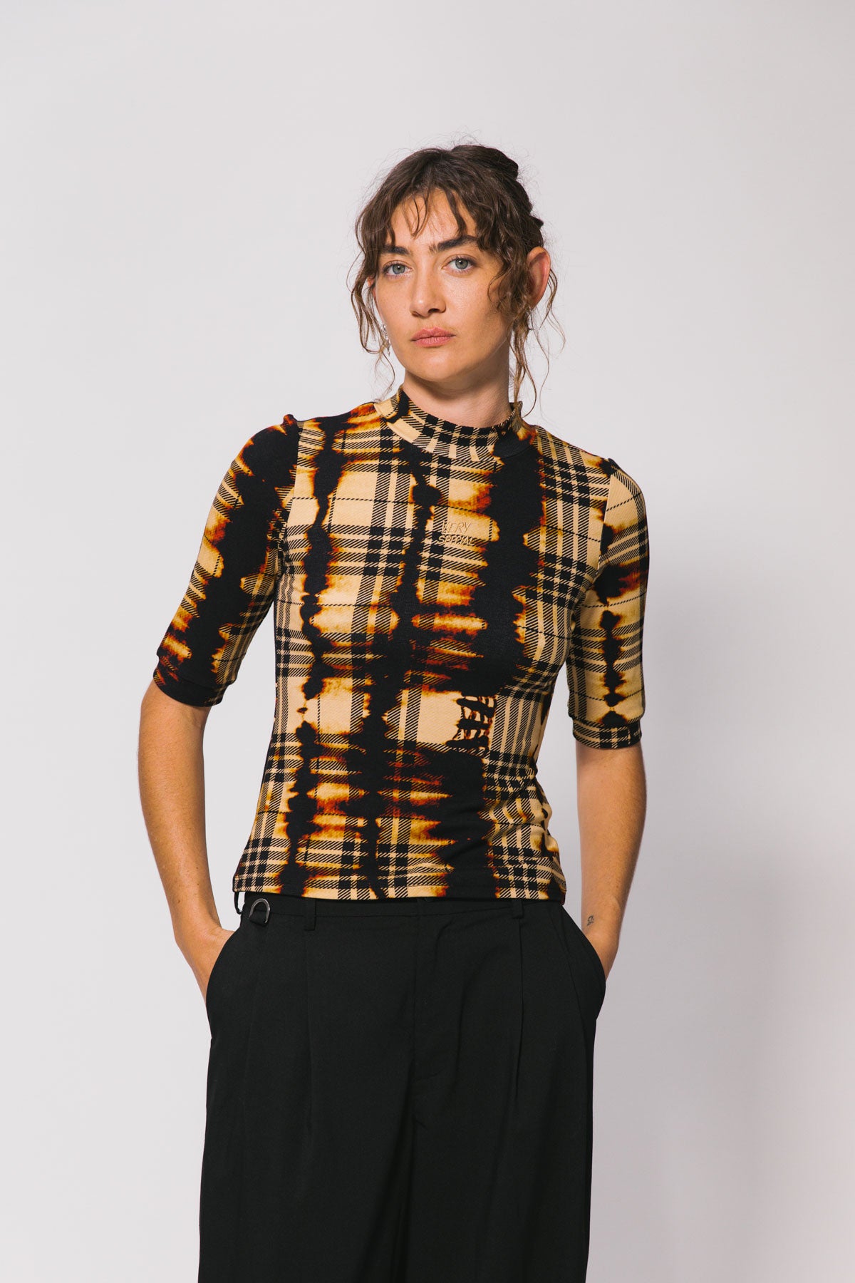 Abstract Plaid SS Fitted Top