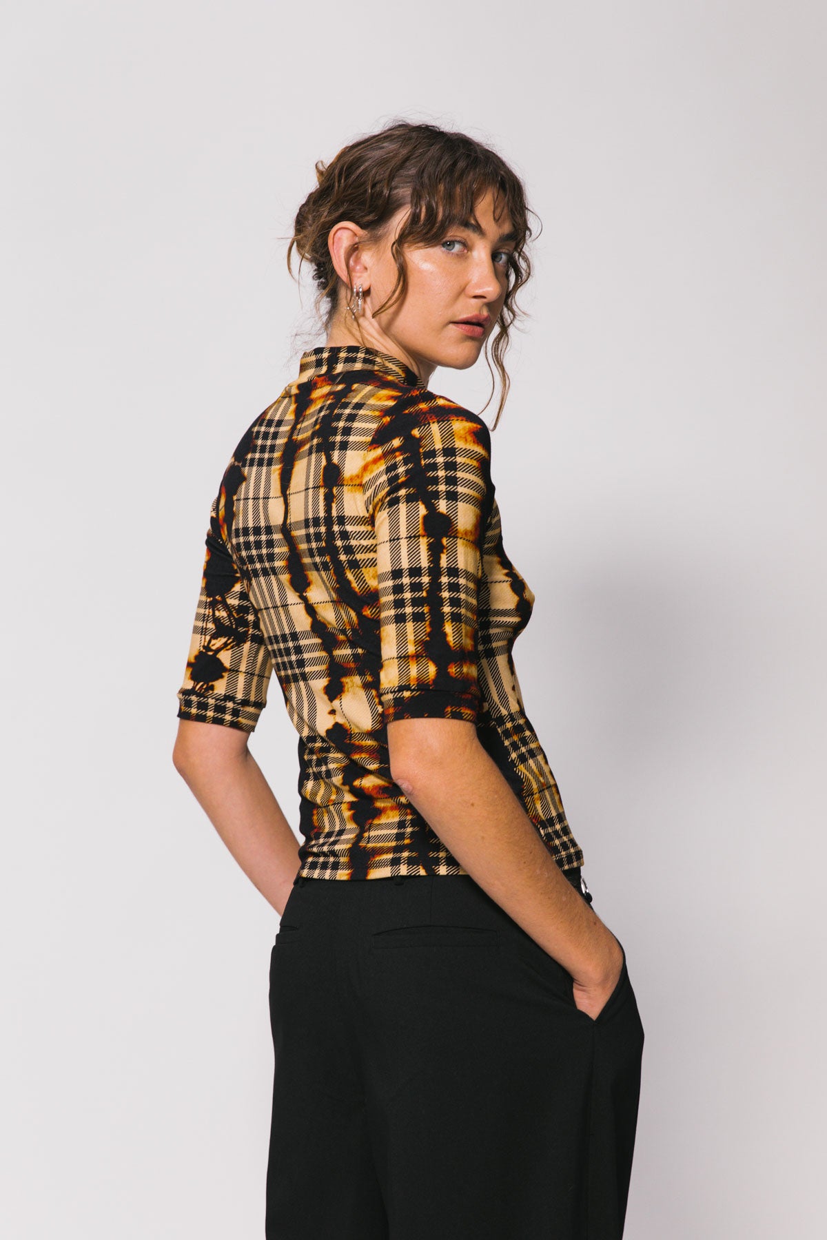 Abstract Plaid SS Fitted Top