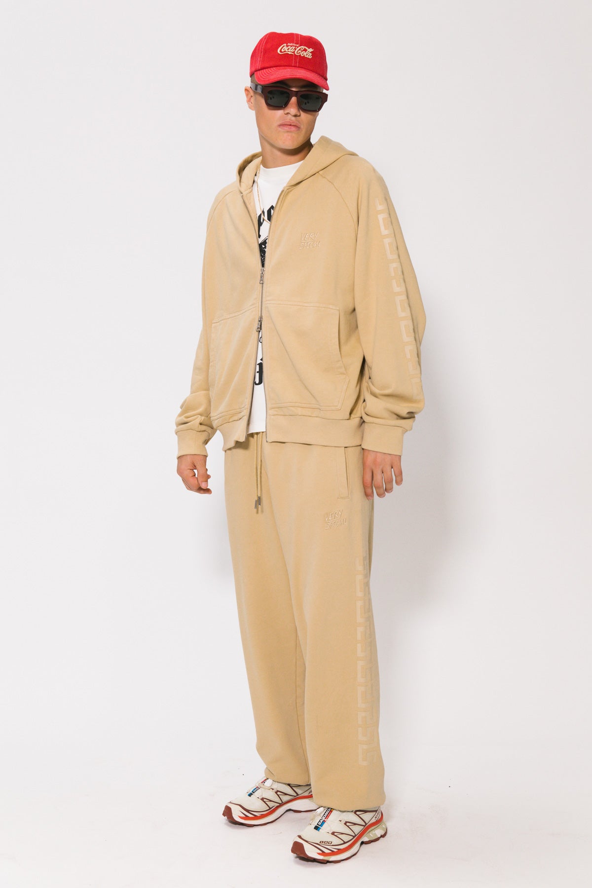 Beige SVS Essential Sweatpant