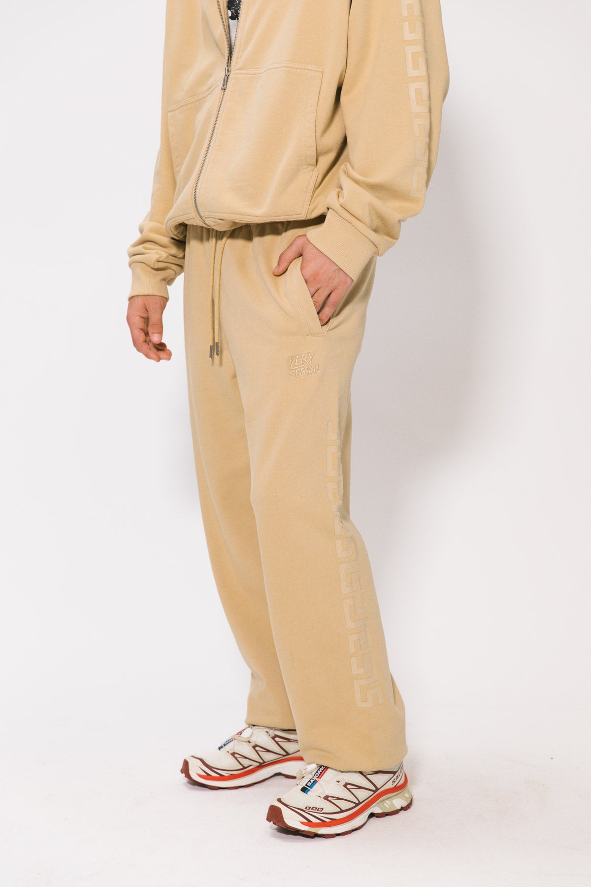 Beige SVS Essential Sweatpant