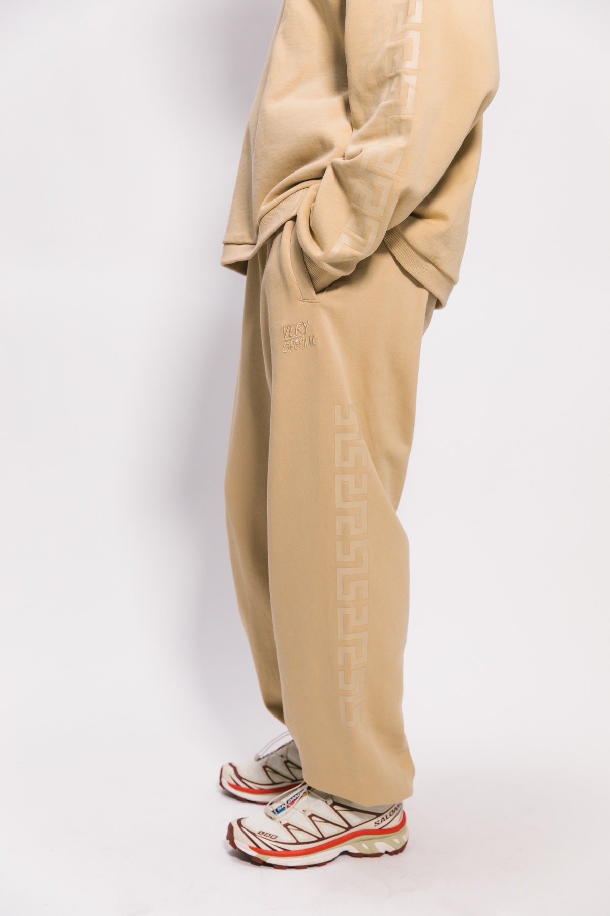 Beige SVS Essential Sweatpant